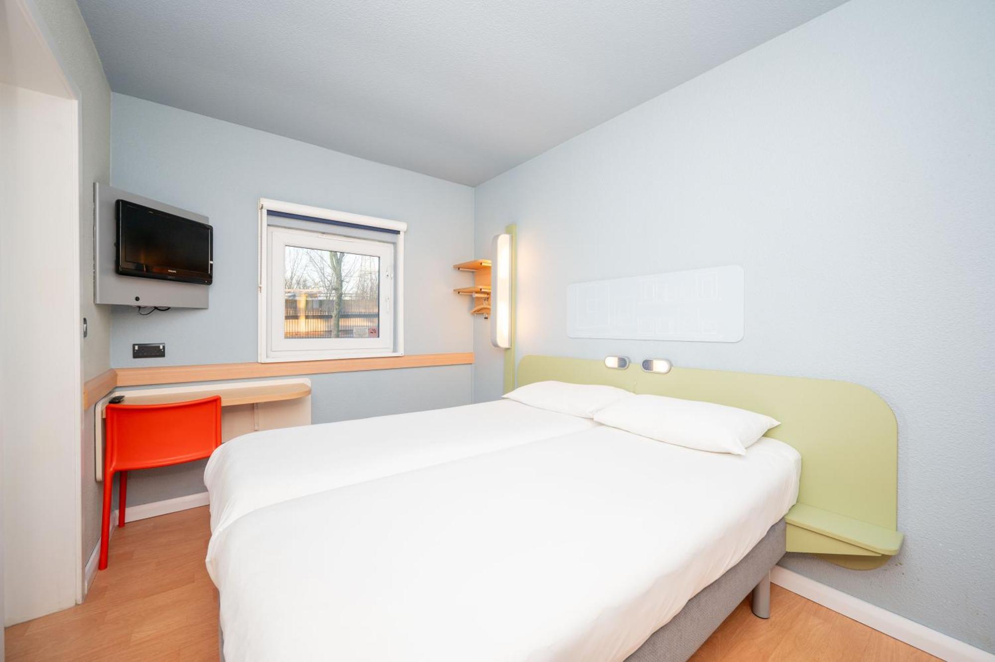Ibis Budget London Barking Баркинг Экстерьер фото