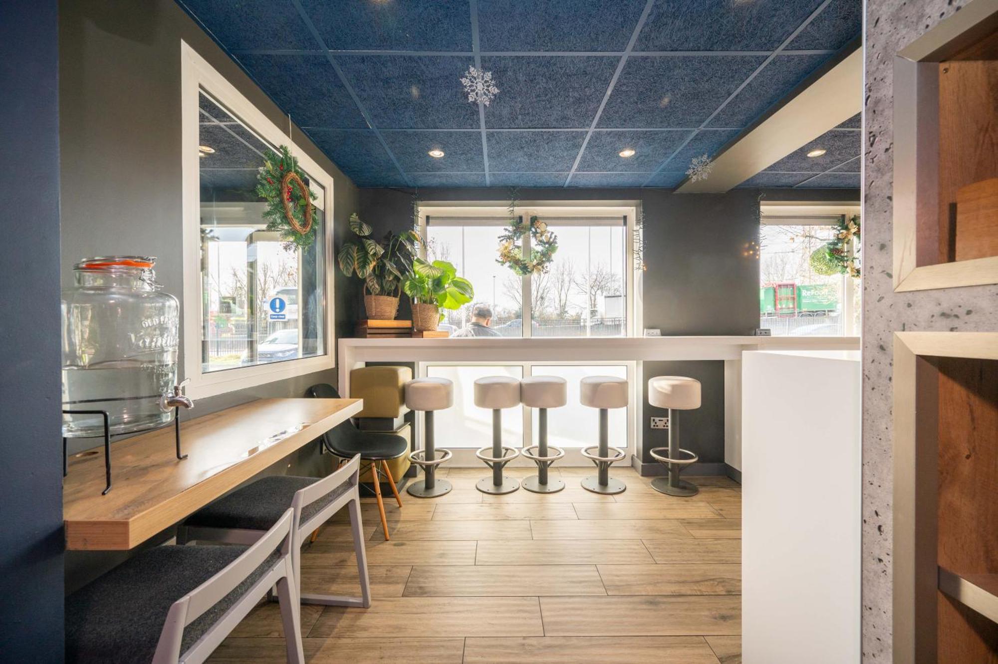 Ibis Budget London Barking Баркинг Экстерьер фото