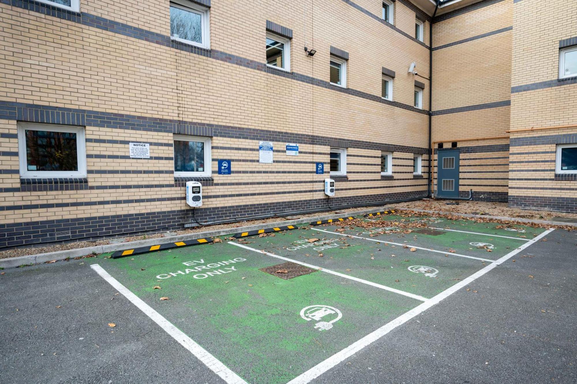 Ibis Budget London Barking Баркинг Экстерьер фото