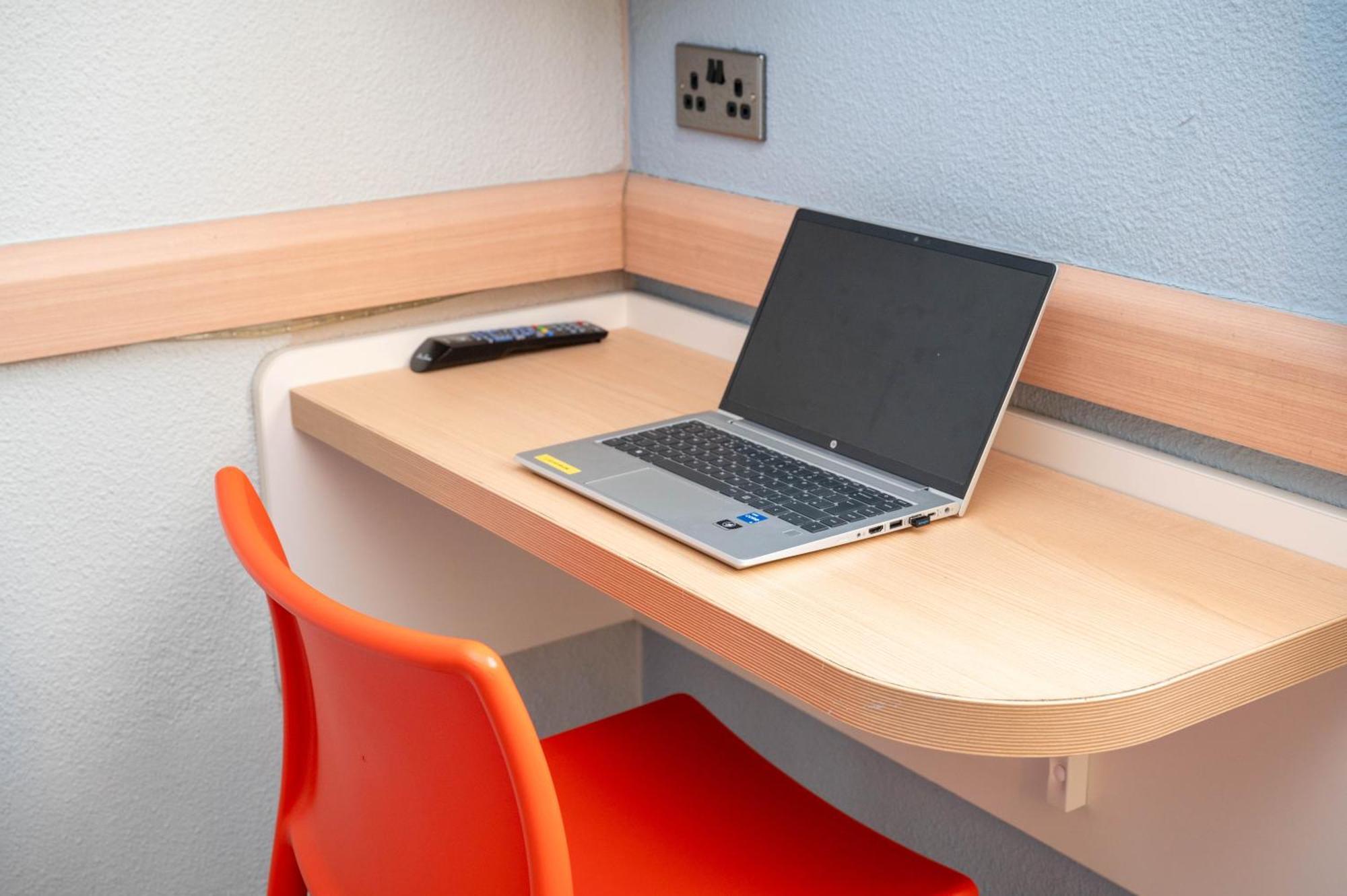 Ibis Budget London Barking Баркинг Экстерьер фото