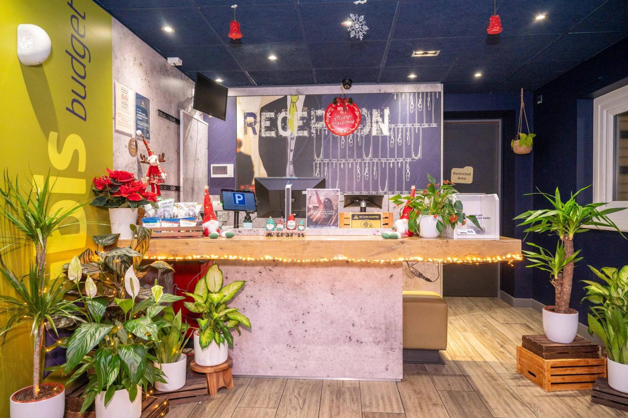 Ibis Budget London Barking Баркинг Экстерьер фото