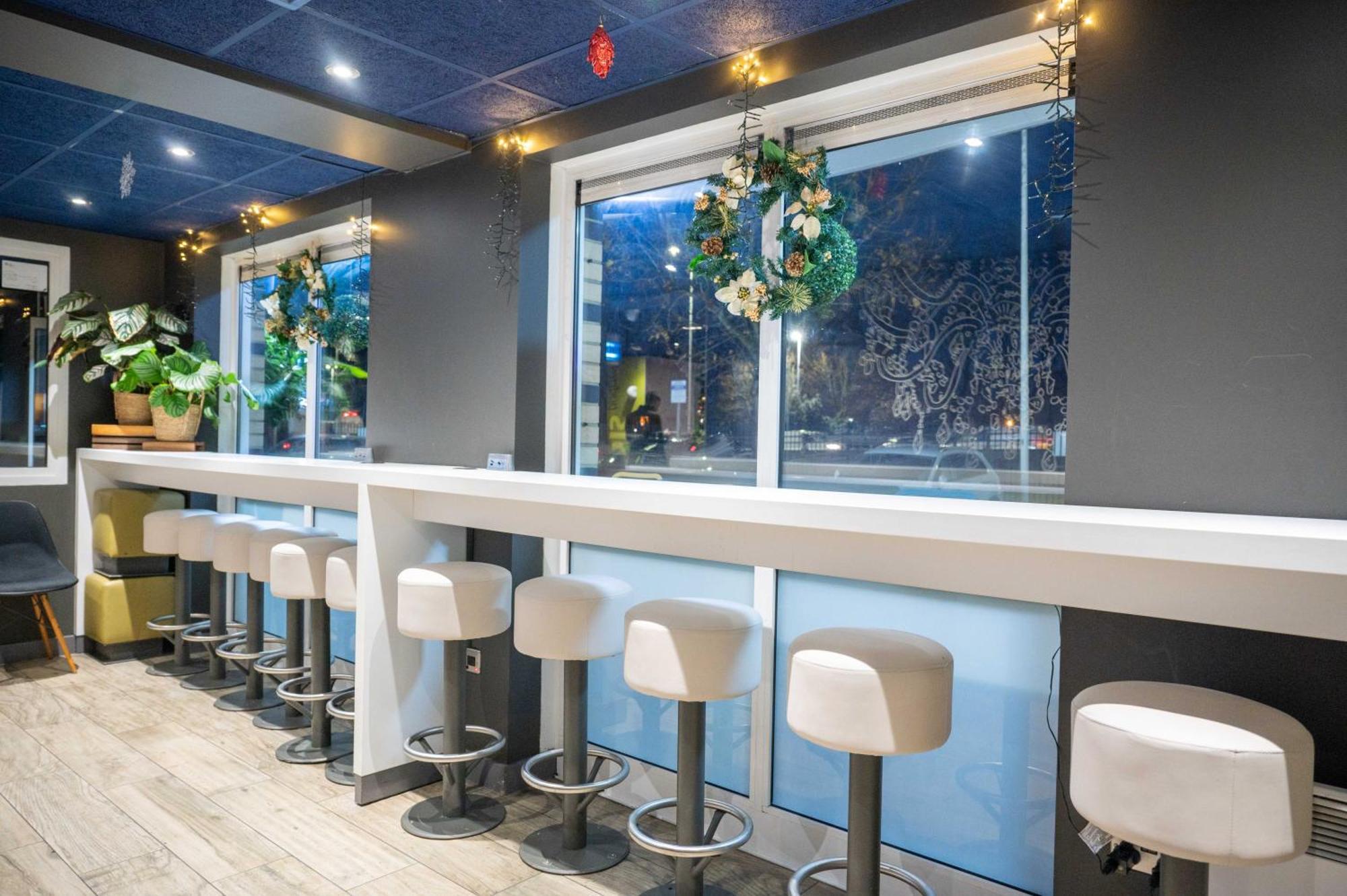 Ibis Budget London Barking Баркинг Экстерьер фото