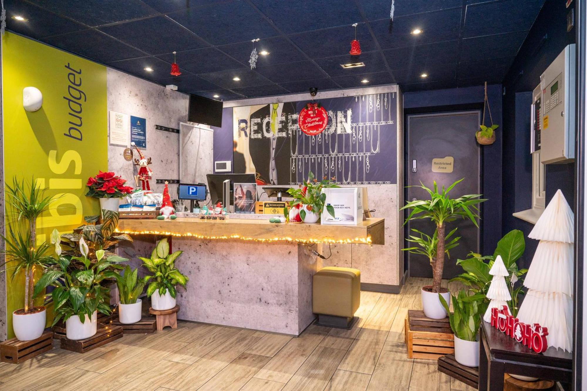 Ibis Budget London Barking Баркинг Экстерьер фото